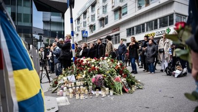W Sztokholmie żałoba, ludzie oddają hołd ofiarom