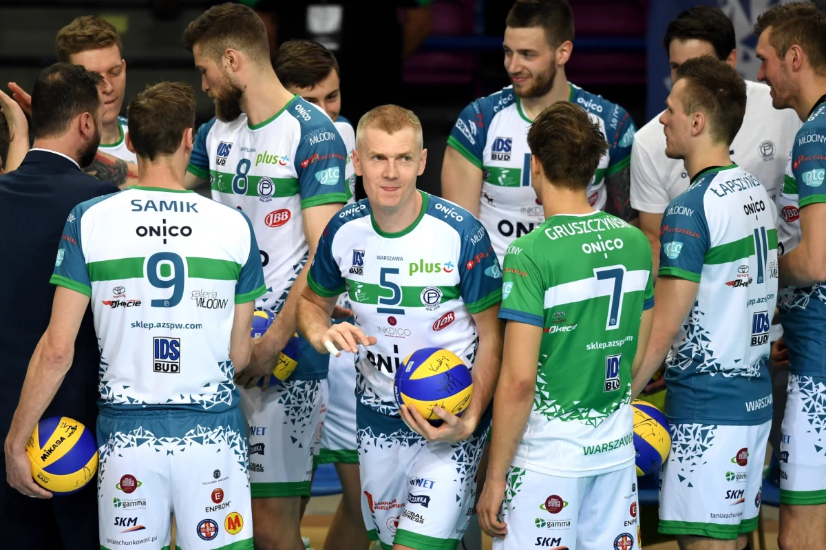 Były wzloty i upadki, ale całość wyszła z delikatnym plusem, ale przyjdzie jeszcze czas na podsumowanie - zaznaczył Paweł Zagumny, który po sezonie zakończy siatkarską karierę. ONICO AZS Politechnika Warszawska zorganizowała mu w sobotę uroczyste pożegnanie.