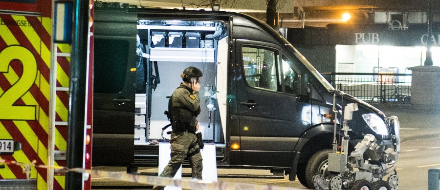 W centrum stolicy Norwegii, Oslo znaleziono w sobotę wieczorem urządzenie przypominające bombę. Aresztowano jedną osobę podejrzaną - poinformowała na Twitterze norweska policja. 