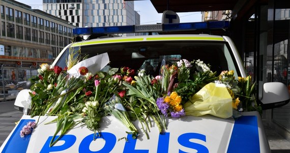 Szwedzkie władze aresztowały drugą osobę w ramach śledztwa w sprawie piątkowego zamachu w centrum Sztokholmu z użyciem ciężarówki. W ataku zginęły cztery osoby, a 15 zostało rannych - podała prokuratura.