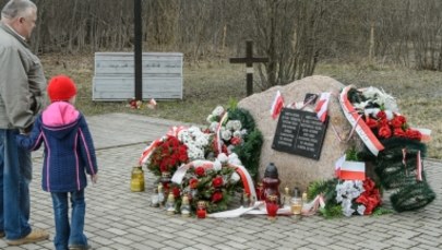 Dziś rocznicowe uroczystości w Katyniu i Smoleńsku z udziałem krewnych ofiar