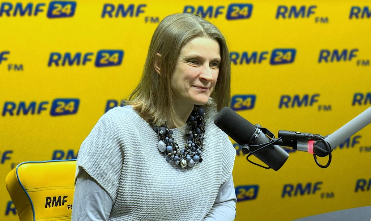 "Na pewno były wybuchy, o tym świadczą ustalenia biegłych czy też profesorów, czy doktorów habilitowanych zgromadzonych przy konferencji smoleńskiej" - mówi w Porannej rozmowie w RMF FM Małgorzata Wypych. Czy według wdowy po Pawle Wypychu, który zginął w Smoleńsku, oznacza to zamach? "To jest daleko posunięte – ja mówię, że był wybuch, natomiast ta wersja zamachu wciąż jest badana, więc tak, mógł to być zamach" - stwierdziła. "Ja nie wykluczam absolutnie tego, że było jakieś działanie intencyjne osób trzecich (…). To jest dokładnie to, co ustaliła prokuratura, jeśli chodzi o umyślne działanie" - uznała posłanka PiS.