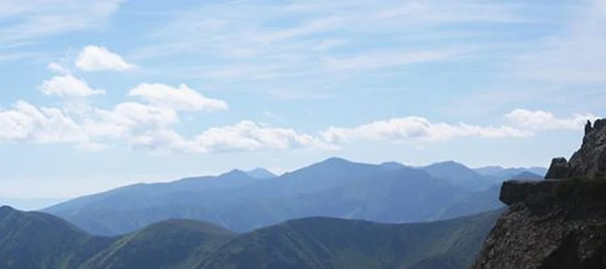 Tragedia w Tatrach. W rejonie Gąsienicowej Turni zginął mężczyzna, który spadł z dużej wysokości. Jak poinformował ratownik dyżurny Tatrzańskiego Ochotniczego Pogotowia Ratunkowego, bezpośrednia przyczyna wypadku nie jest znana, ponieważ mężczyzna wędrował sam.