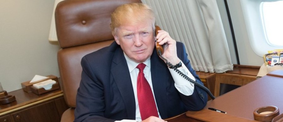 ​Prezydent Chin Xi Jinping wezwał w rozmowie telefonicznej z prezydentem USA Donaldem Trumpem do rozwiązania środkami pokojowymi kryzysu wokół programu nuklearnego Korei Północnej - poinformowała chińska telewizja państwa CCTV.