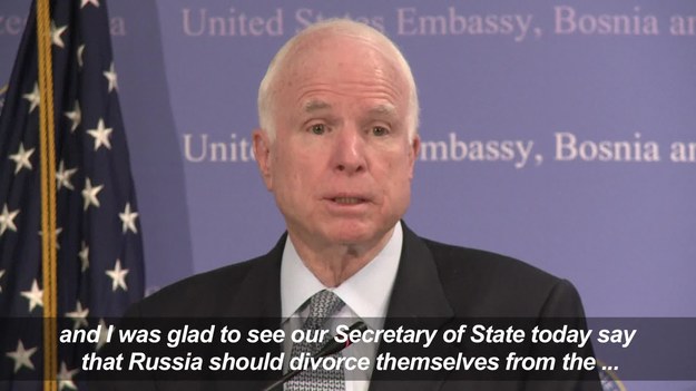 Amerykański senator John McCain określił prezydenta Syrii - Baszszara al-Asada mianem "zbrodniarza wojennego" i nawołał do zastopowania jego "morderczych" czynów.