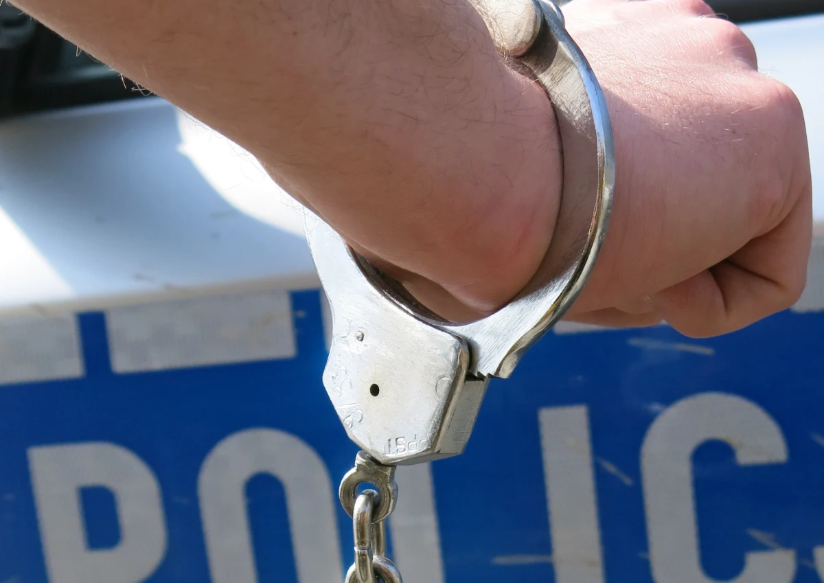 Promil alkoholu w organizmie miał 48-letni funkcjonariusz z Komendy Wojewódzkiej Policji w Łodzi, który spowodował wypadek drogowy w nocy z wtorku na środę. Na skutek zderzenia się samochodów, ranna została 37-lenia kobieta.