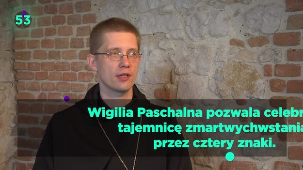 Wigilia Paschalna pozwala celebrować tajemnicę zmartwychwstania przez cztery znaki. Są to znaki światła, Słowa Bożego, wody i Eucharystii. Przed kościołami rozpala się ogniska. Ogień ma rozświetlać mrok. Od ognia odpala się paschał, czyli znak Chrystusa Zmartwychwstałego. W kościołach wierni odpalają swoje świece jest to symbol przekazywania życia.
