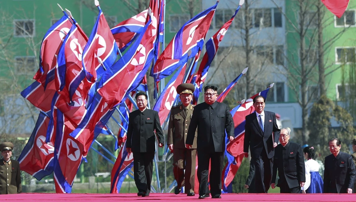 ​Przywódca Korei Płn. Kim Dzong Un uroczyście otworzył w czwartek nową dzielnicę Pjongjangu. Na ceremonię zaproszono zagraniczne media. Obserwatorzy krytycznie komentują spokój lidera wobec zaostrzającej się retoryki zapowiadającej potencjalny konflikt z USA.