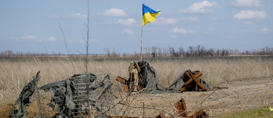 Ponad 2,6 tys. żołnierzy armii Ukrainy zginęło od początku konfliktu z prorosyjskimi separatystami w Donbasie na wschodzie kraju - poinformował w piątek przedstawiciel ministerstwa obrony w Kijowie Ołeksandr Łysenko. Rannych zostało ponad 9,5 tys. żołnierzy.