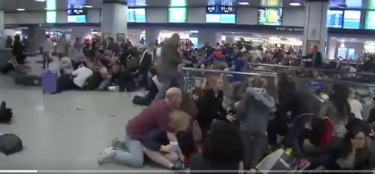 Do wybuchu paniki doszło na zatłoczonym dworcu kolejowym Penn Station na nowojorskim Manhattanie. Rannych zostało 13 osób. Powodem paniki były dźwięki paralizatora elektrycznego, którego użyła na dworcu policja.