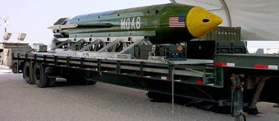 Żaden z członków Państwa Islamskiego nie zginął, ani też nie został ranny w wyniku amerykańskiego bombardowania we wschodnim Afganistanie - poinformowała związana z dżihadystami agencja prasowa Amaq. W czwartek USA zrzuciły w Afganistanie swoją najpotężniejszą bombę konwencjonalną, GBU-43, zwaną "matką wszystkich bomb".