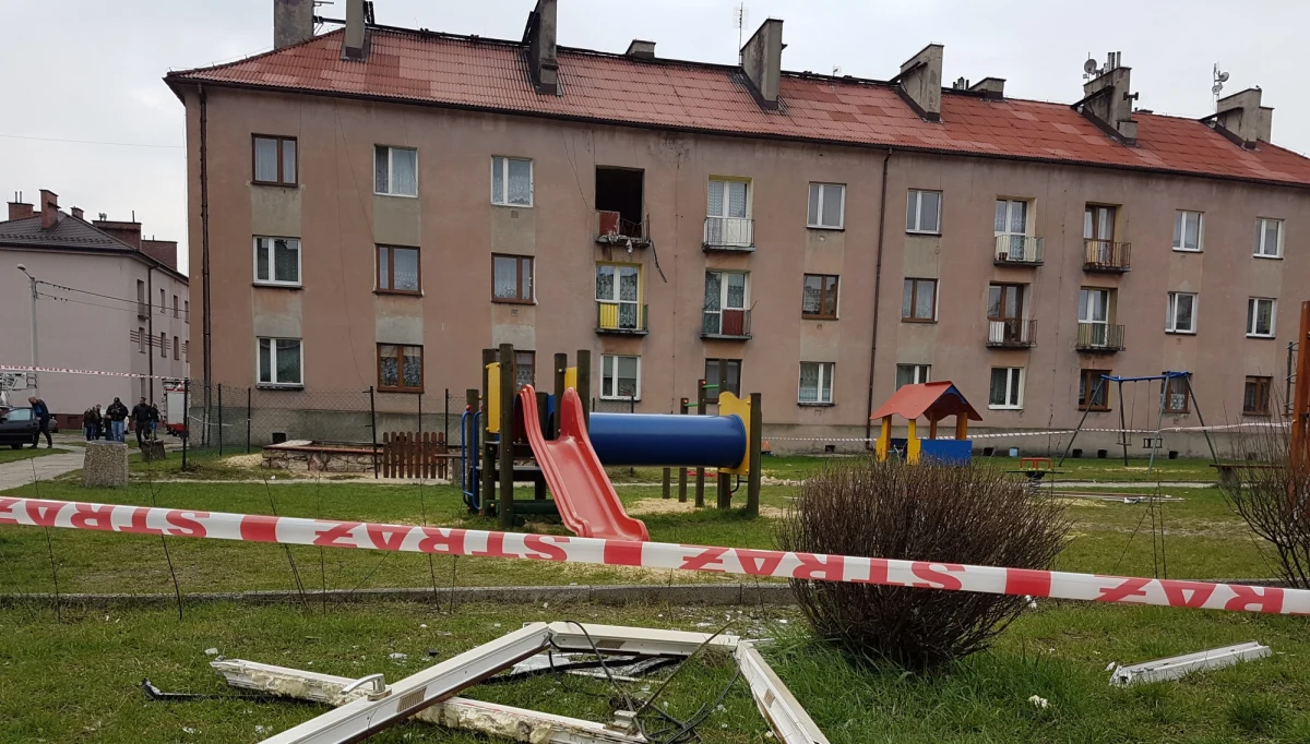 Wybuch w domu wielorodzinnym w Ogrodzieńcu w Śląskiem - dowiedziała się reporterka RMF FM. W wyniku eksplozji cztery osoby trafiły do szpitala. 