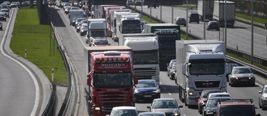 W sobotę i niedzielę w 131 wypadkach drogowych zginęło 12 osób, a 171 było rannych. Policja zatrzymała 499 nietrzeźwych kierowców.