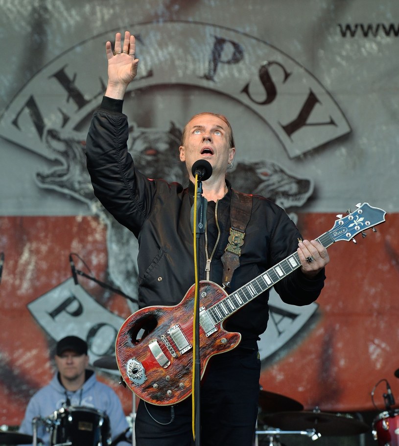 Złe Psy, formacja założona przez Andrzeja Nowaka, gitarzystę TSA, po trzyletniej przerwie wraca z albumem "Duma". Płytę promuje klip "Wiara i moc". Premiera - 9 czerwca.