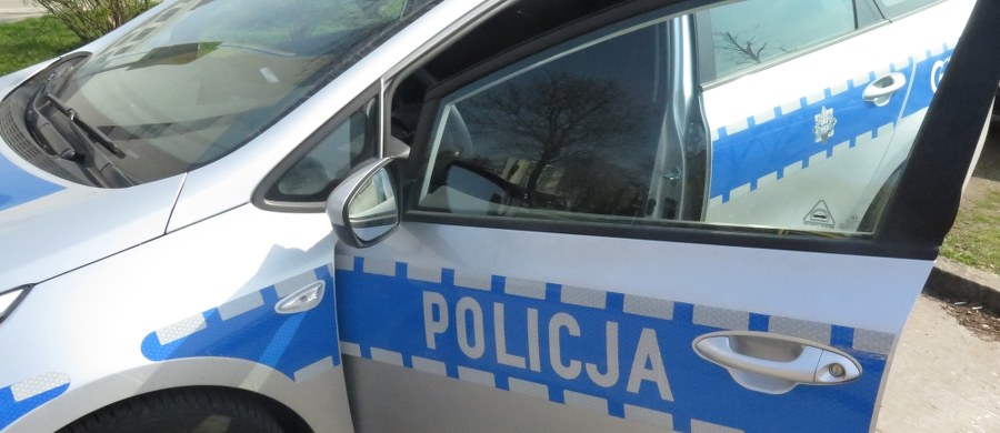 Zarzut podwójnego usiłowania zabójstwa usłyszał 27-latek z Płońska, który - według prokuratury - zranił nożem 9-letniego chłopca i jego matkę. Dziecko z raną gardła trafiło do szpitala i przeszło operację, jego życiu nie zagraża niebezpieczeństwo. 