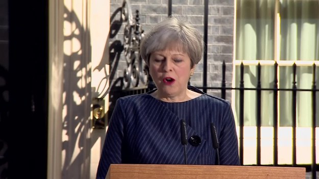 - Chcemy, by 8 czerwca odbyły się przedterminowe wybory parlamentarne - oświadczyła we wtorek w samo południe premier Wielkiej Brytanii Theresa May.