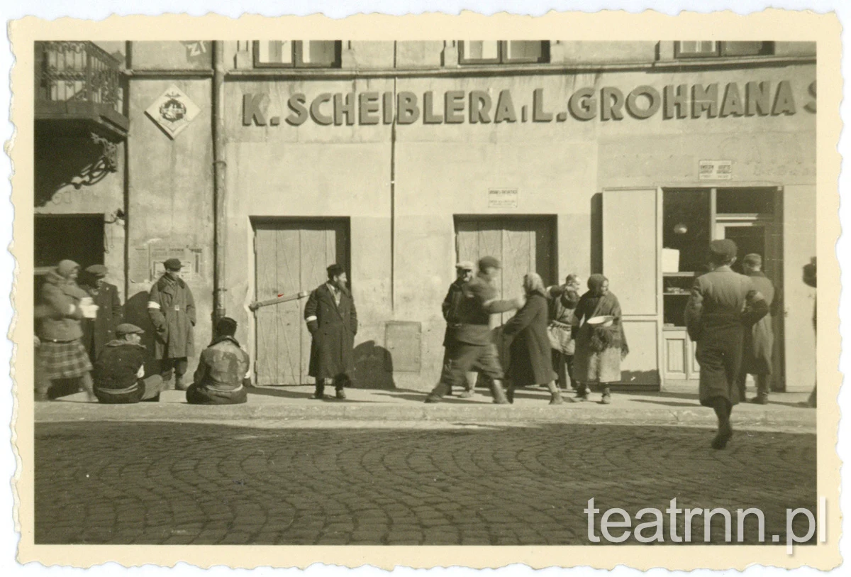 Cyfrowe kopie ponad 130 nieznanych dotąd fotografii Lublina z czasów niemieckiej okupacji otrzymał Ośrodek Brama Grodzka-Teatr NN od prywatnego kolekcjonera. Większość to unikalne zdjęcia dawnej dzielnicy żydowskiej.