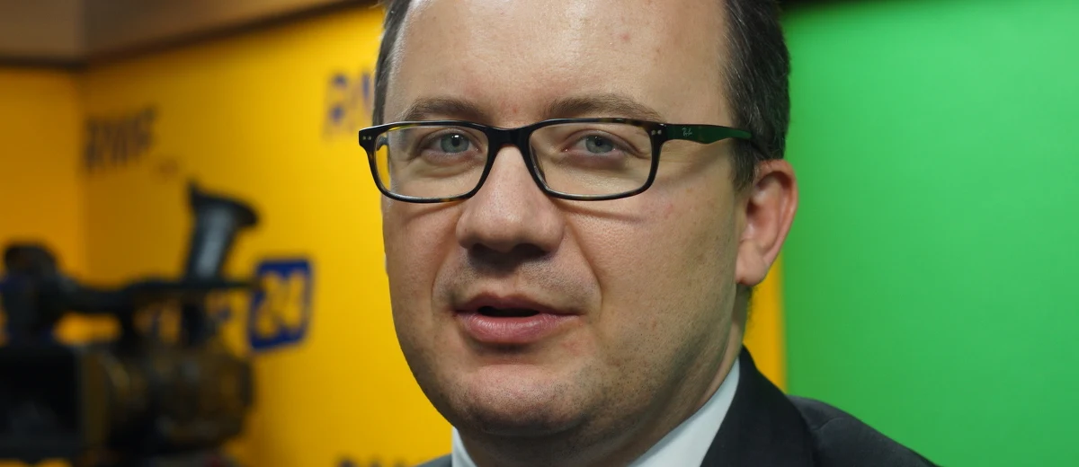 "Ubolewam nad tym, że w Polsce nie ma nawet ostatnio woli, żeby stworzyć korytarze humanitarne dla uchodźców" - mówi w Popołudniowej rozmowie w RMF FM Adam Bodnar. Rzecznik Praw Obywatelskich uważa, że "mamy najzwyczajniej w świecie obowiązek solidarności, z osobami, które cierpią, uciekają przed traumą wojny". "Polska moim zdaniem powinna być tym państwem, które uczestniczy w akcie solidarności z uchodźcami" - uważa gość Marcina Zaborskiego. 