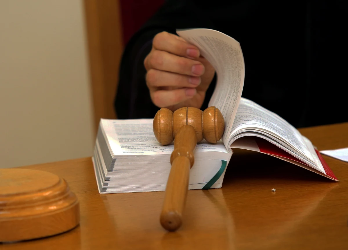 W czwartek w sądach w całym kraju o godz. 12 mają odbyć się zebrania sędziów, które zajmą się - jak określono - "utworzeniem forum współpracy przedstawicieli samorządu sędziowskiego". Resort sprawiedliwości zaapelował, by zebrania nie zdezorganizowały pracy sądów.