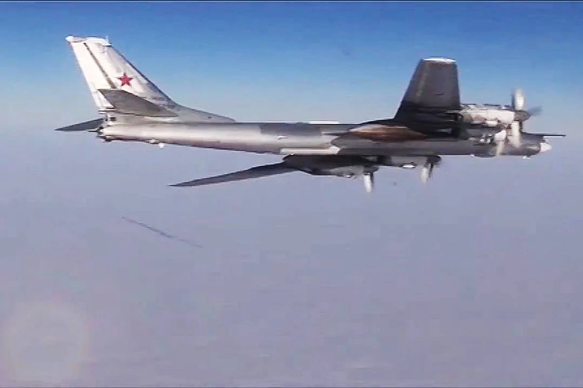 Po dwa lecące w parze rosyjskie bombowce dalekiego zasięgu Tu-95 dotarły dwukrotnie w tym tygodniu w bezpośrednie sąsiedztwo kontynentalnej Alaski. Takiego zdarzenia nie notowano od blisko dwóch lat - poinformowały amerykańskie władze wojskowe.