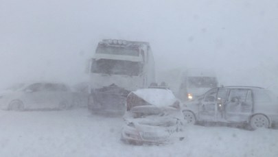 Karambol około 40 aut na słowackiej autostradzie. Jest wielu rannych