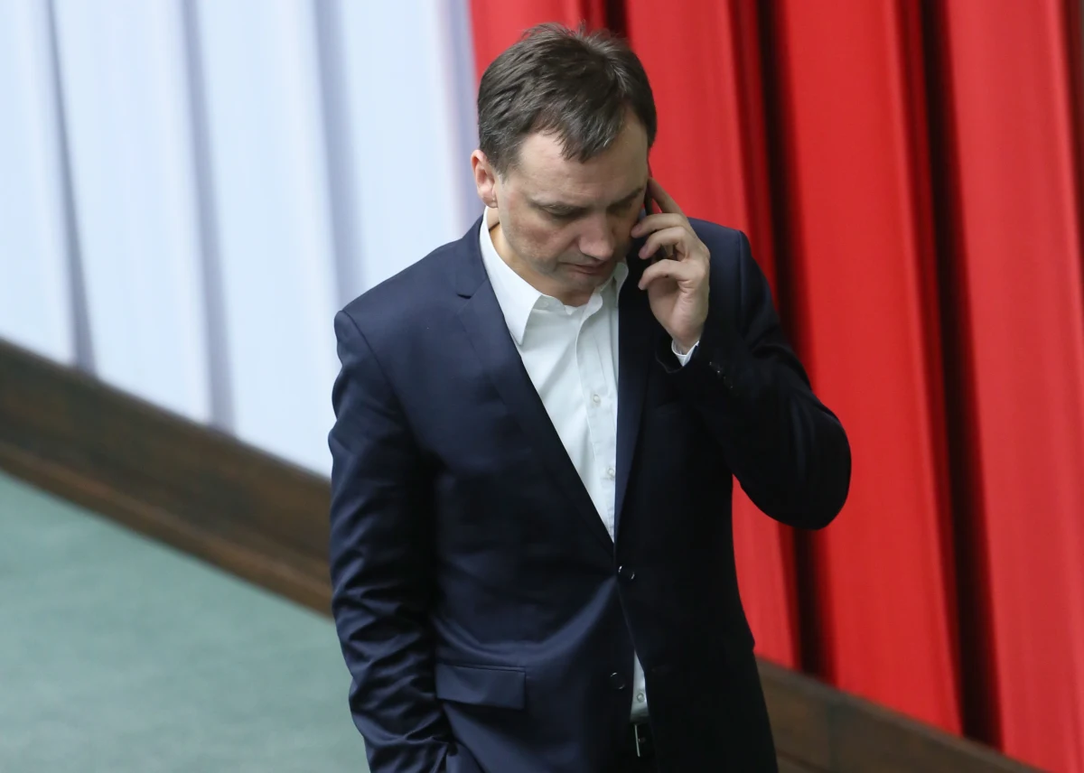 "To był zakamuflowany protest; strajk, do którego sędziowie nie mają prawa" - tak minister sprawiedliwości Zbigniew Ziobro określił czwartkowe zebrania w sądach. Według niego, zebrania zdezorganizowały prace sądów i tysięcy ludzi.