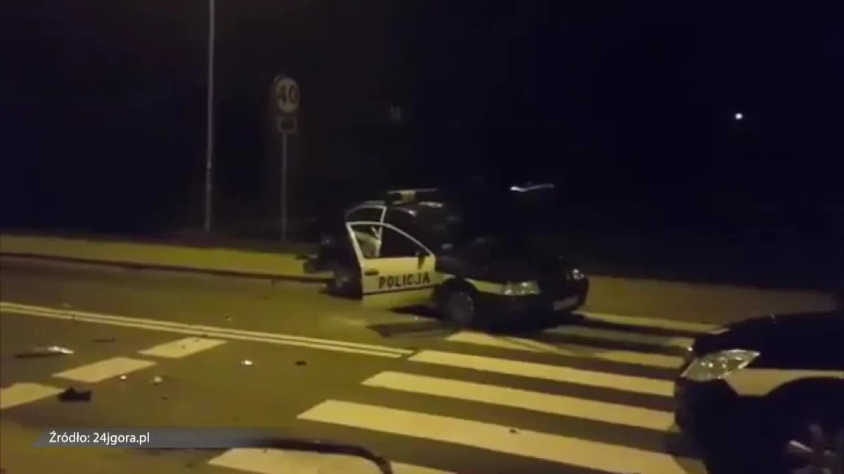 Prokuratura przesłucha dziś 40-latka, który wczoraj w czasie pościgu w Jeleniej Górze potrącił trzech policjantów. Stan funkcjonariuszy jest lepszy niż początkowo informowały służby. Jeden z policjantów opuścił już szpital. Dwóch pozostało na obserwacji.