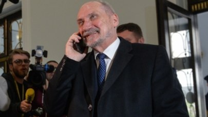 Macierewicz chce wzrostu wydatków na armię