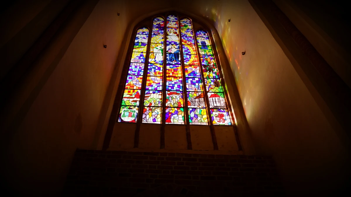 Istnieje poważne niebezpieczeństwo fragmentaryzacji Kościoła, "podziałów w Mistycznym Ciele Chrystusa", co wynika z kładzenia nacisku na narodową tożsamość Kościołów lokalnych – przestrzega ks. kard. Robert Sarah. Opinię kardynała przytacza "Nasz Dziennik".