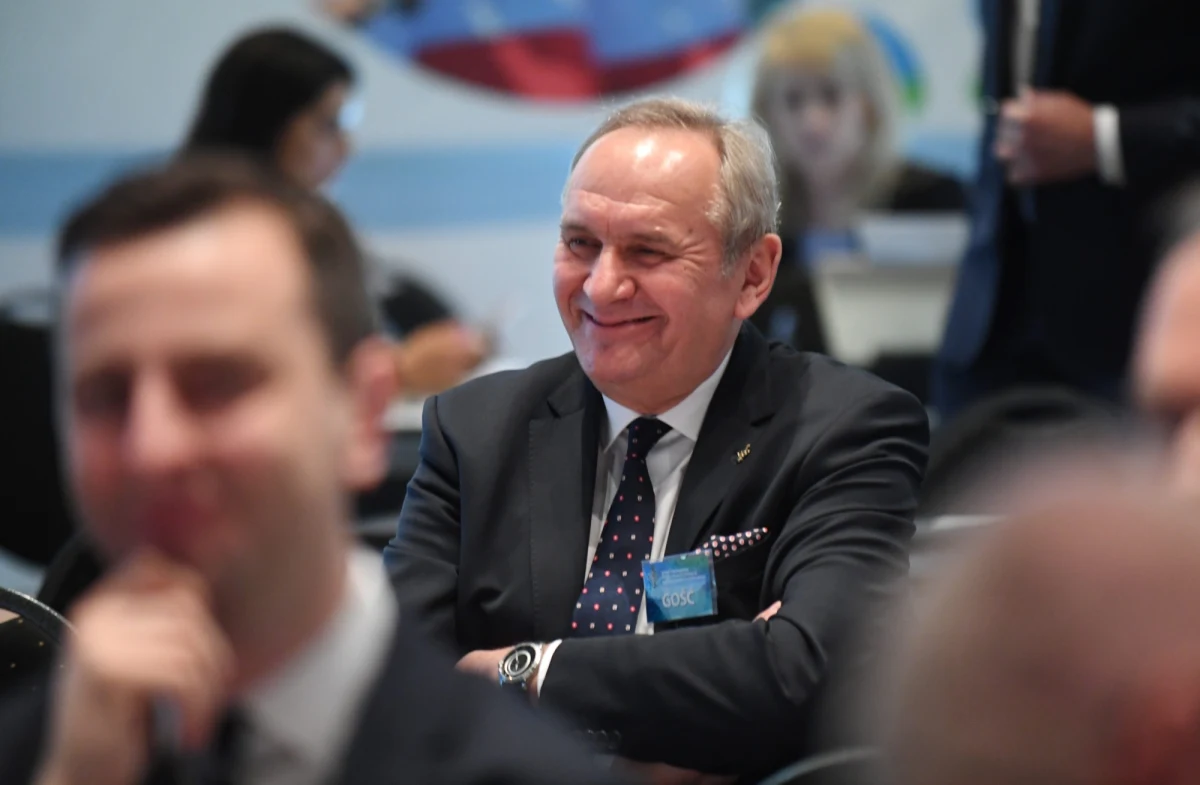 Andrzej Kraśnicki został w sobotę ponownie wybrany prezesem Polskiego Komitetu Olimpijskiego. Był jedynym kandydatem po tym, jak z kandydowania zrezygnował Ryszard Czarnecki.