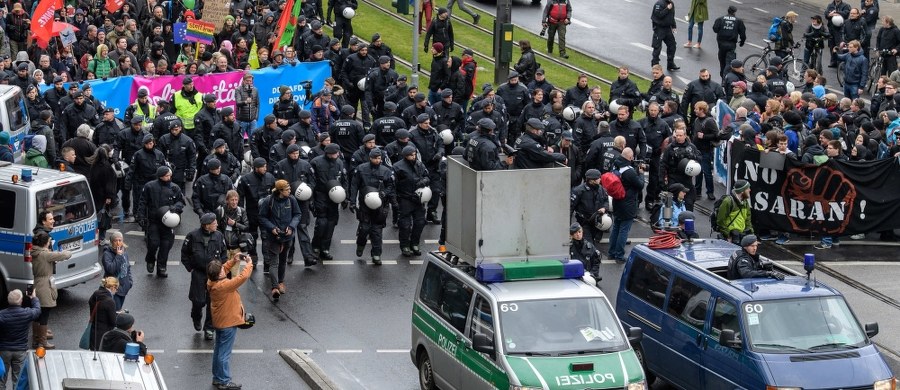 ​Na pięć miesięcy przed wyborami parlamentarnymi w Niemczech, w Kolonii rozpoczął się zjazd Alternatywy dla Niemiec (AfD) - eurosceptycznego i antymigranckiego ugrupowania liczącego na zdobycie po raz pierwszy w swojej historii mandatów do Bundestagu.