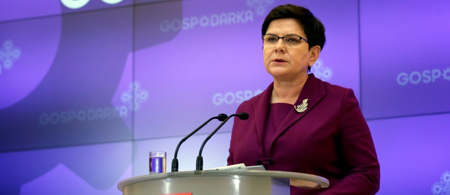 Z rozwoju gospodarczego mają korzystać wszyscy obywatele, a nie wybrane grupy interesów i tak się dzieje - mówiła w TVP premier Beata Szydło. Szefowa rzącu była pytana o piątkowy komunikat Agencji S&P Global Ratings, w którym potwierdzono rating Polski na poziomie "BBB+".