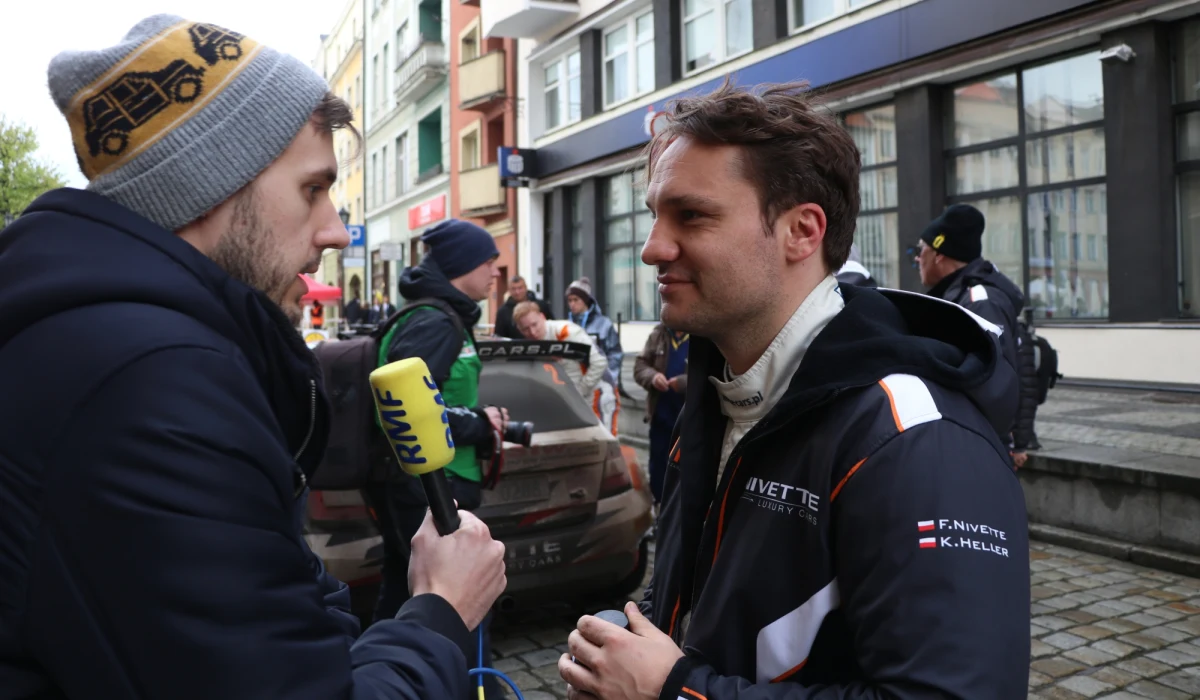 "Wczorajsze odcinki znali wszyscy, były krótkie i łatwe dla koncentracji. Dzisiaj były dwa razy dłuższe, koncentracja siadała, tempo było zmienne, było szeroko, a później wąsko, do tego deszcz - to był prawdziwy rajd, nie wyścig" - mówi Filip Nivette w rozmowie z RMF FM. Kierowca z Warszawy wygrał Rajd Świdnicki-Krause czyli pierwszą rundę Inter Cars Rajdowych Samochodowych Mistrzostw Polski. Nivette po sobotnich oesach był drugi, ale dziś zwyciężył na wszystkich oesach.
