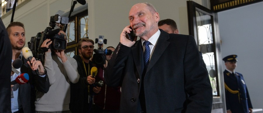 To jest cel bardzo ambitny i musi być zrównoważony w ramach budżetu – tak szef gabinetu prezydenta Krzysztof Szczerski odniósł się do projektu MON zwiększenia wydatków obronnych z obecnych 2 proc. PKB do 2,5 proc. w 2030 r. i latach następnych.