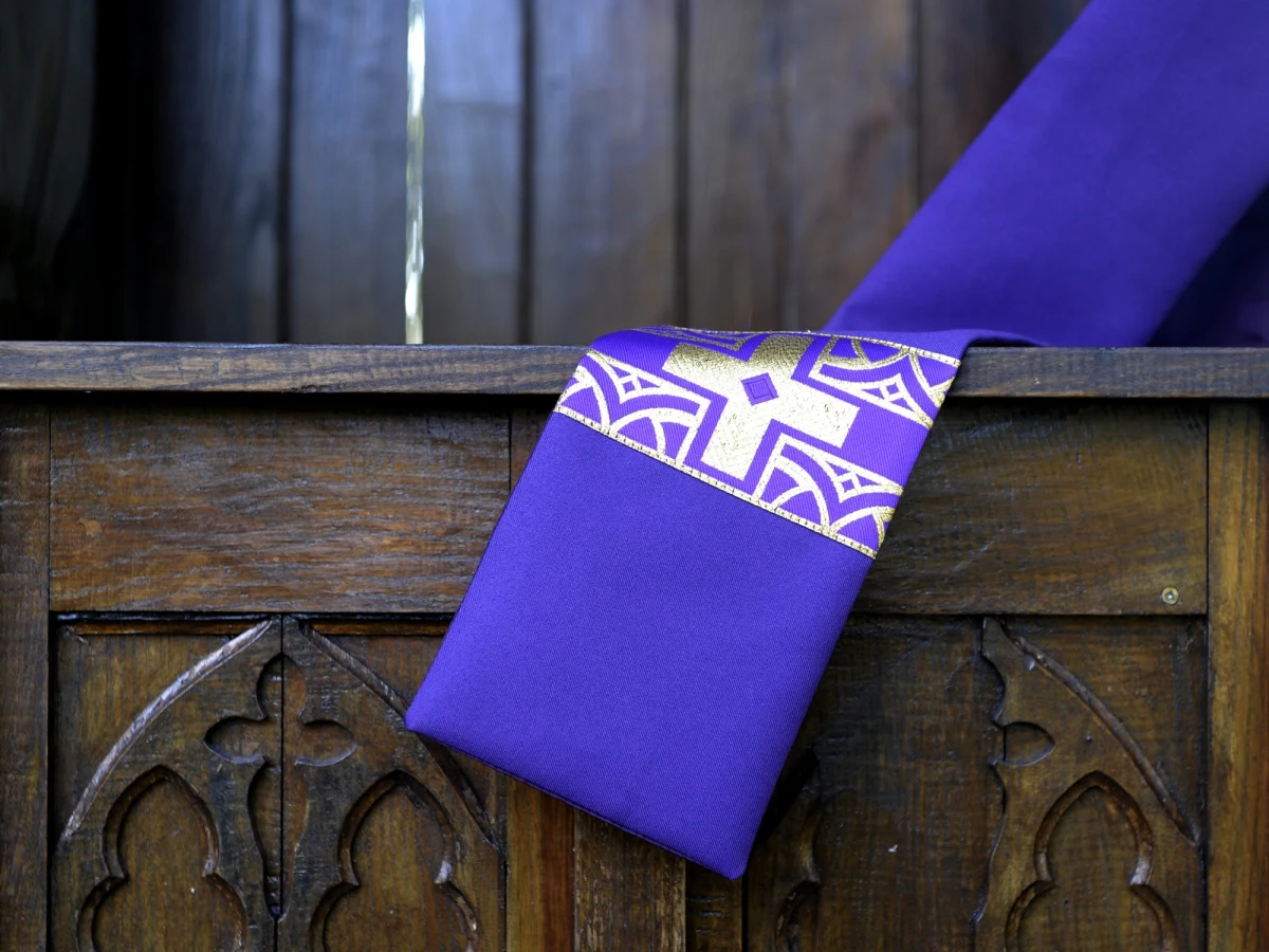 W Kętrzynie ruszył proces księdza Jarosława M. Duchowny jest oskarżony o dopuszczenie się "innych czynności seksualnych wobec dziewczynek poniżej 15. roku życia".