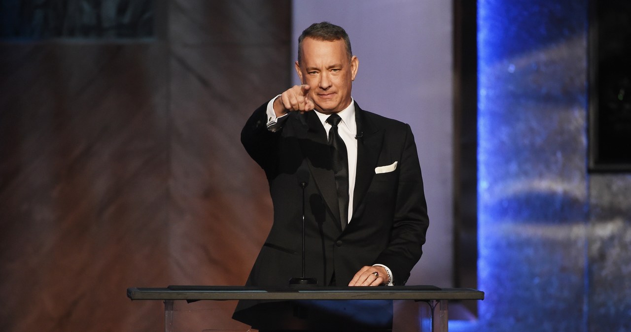 Dwukrotny laureat Oscara nagrał dla Polaków film, w którym dziękuje za sprezentowanie mu Fiata 126p, którego - jak doskonale wiemy - jest ogromnym fanem. Zobaczcie, jak Tom Hanks mówi po polsku!
