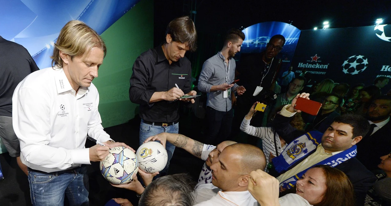 Na stadionie Legii pojawi się m.in. Michel Salgado (L)