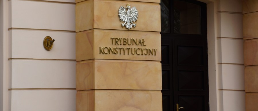 Szef europejskich liberałów Guy Verhofstadt szuka większości w Parlamencie Europejskim, by wystąpić o nałożenie na Polskę sankcji, w ramach nałożonej przez Komisję Europejską tzw. procedury praworządności w związku z sytuacją wokół Trybunału Konstytucyjnego. „Jest taka możliwość i sprawdzamy teraz, czy jest większość, żeby to zrobić” – przyznał Verhofstadt w odpowiedzi na pytanie dziennikarki RMF FM.