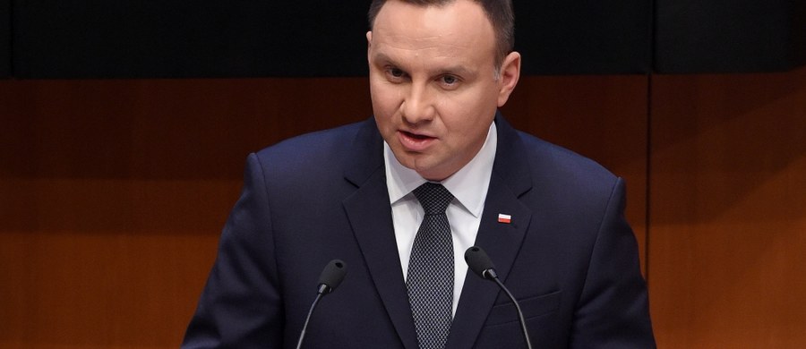 ​Absolutnie nie da się przesądzić, który z kandydatów wygra wybory we Francji - powiedział prezydent Andrzej Duda. Jednocześnie dodał, że to Francuzi decydują, kto będzie ich prezydentem. Będę czynił wszystko, żeby relacje polsko-francuskie układały się jak najlepiej - mówił.