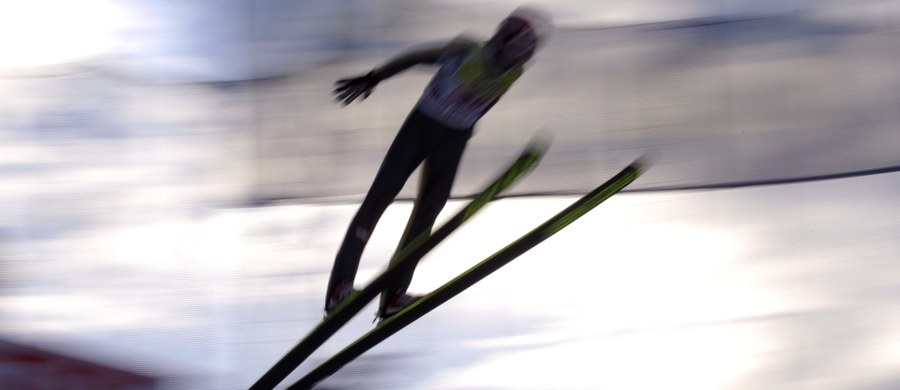 Toni Nieminen, były fiński skoczek narciarski wystawił na aukcji swoje trzy medale olimpijskie, które zdobył w wieku zaledwie 16 lat w Albertville (1994). Jak powiedział, powodem takiej decyzji jest "dramatyczny brak gotówki".