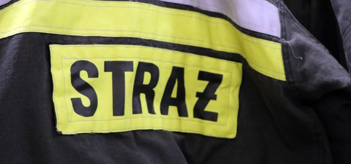 Siedmioro uczniów z gimnazjum w Poznaniu, na których na lekcji spadł fragment tynku, nie odniosło większych obrażeń. Klasa, w której doszło do zdarzenia została tymczasowo wyłączona z użytkowania.