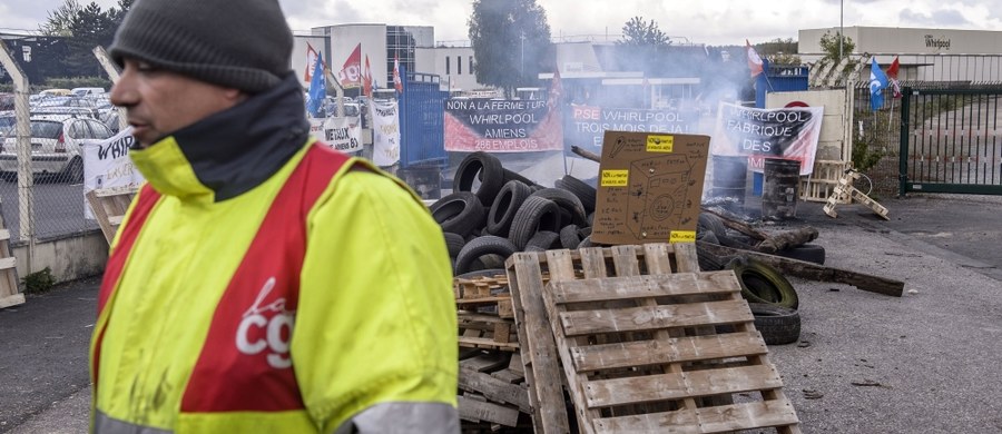 Przeniesienie fabryki do Polski stało się kością niezgody w wyborach prezydenckich we Francji. Faworyt wyścigu do Pałacu Elizejskiego – centrysta Emmanuel Macron – został wygwizdany i powitany wrogimi okrzykami w swoim rodzinnym mieście Amiens przez robotników z fabryki AGD amerykańskiej firmy Whirpool. Ma ona bowiem zostać przeniesiona do Polski. 