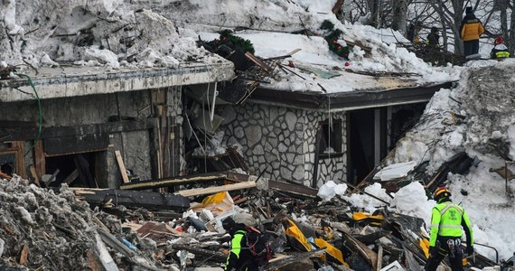 ​Sześć osób objęto we Włoszech śledztwem w związku ze styczniową katastrofą w Abruzji, gdzie na hotel zeszła lawina, zabijając 29 osób. Wśród podejrzanych jest szef władz prowincji Pescara, które zlekceważyły pierwsze sygnały i wezwania o pomoc.