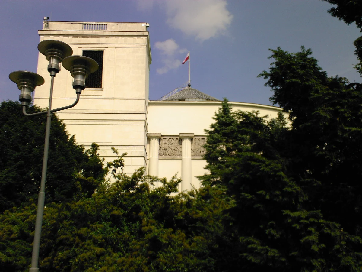 Obywatelski projekt ustawy zaostrzającej reżim moralny w polskim parlamencie przedstawiła dzisiaj Anna Kamińska, była żona byłego posła Prawa i Sprawiedliwości Antoniego Mariusza Kamińskiego. Ocena moralności polskich parlamentarzystów przedstawiona na konferencji prasowej była wyjątkowo surowa. 