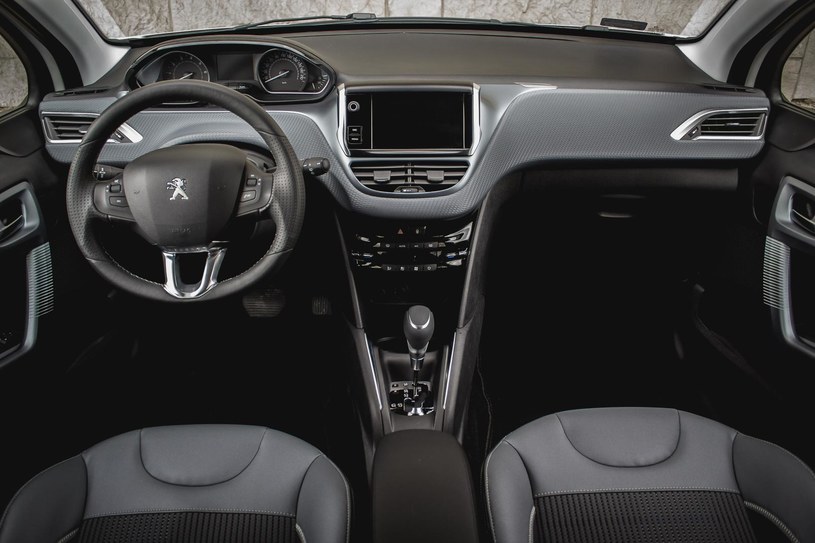 Peugeot 208 Wizja przyszłości we wnętrzu samochodu