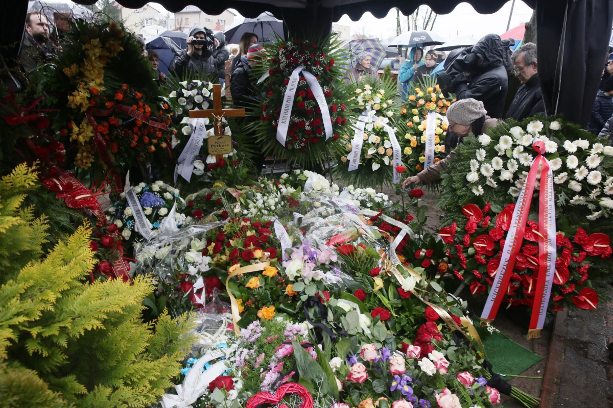 W podwarszawskiej Górze Kalwarii odbyło się ostatnie pożegnanie Witolda Pyrkosza. Wybitny aktor zmarł w sobotę. 