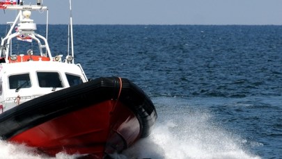 Akcja ratunkowa w Zatoce Puckiej. Nie wiadomo, do kogo należy dryfująca łódź