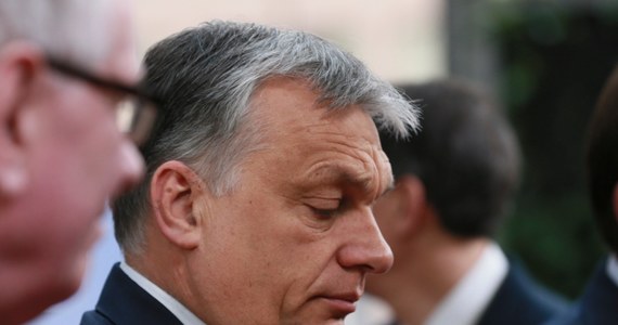 "Kierownictwo EPL przekazało premierowi Węgier Viktorowi Orbanowi, że nie będzie akceptować ograniczania podstawowych wolności i ignorowania praworządności" - poinformował szef partii Joseph Daul. Jak dodał, Orban miał zadeklarować przestrzeganie rekomendacji KE.