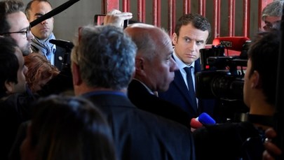 Hollande do Francuzów: Głosujcie na Macrona!