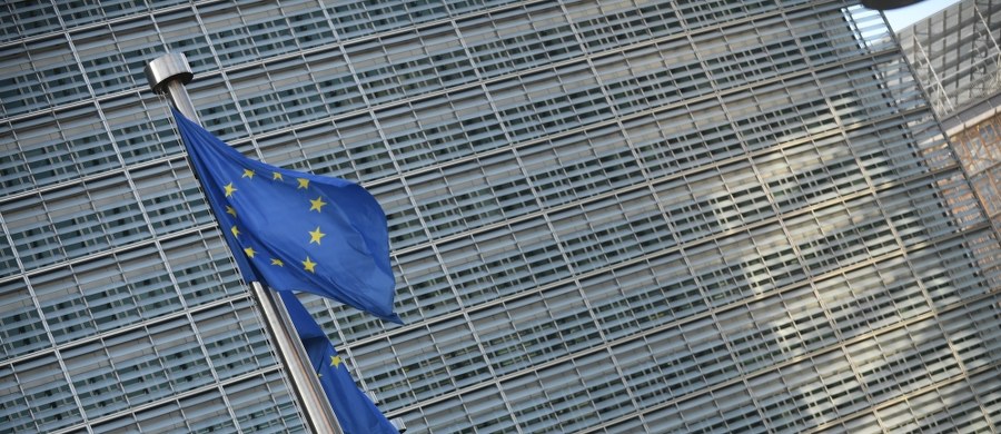 Polska została członkiem Unii Europejskiej 1 maja 2004 r. Rok wcześniej w ogólnokrajowym referendum 77,45 proc. Polaków opowiedziało się za przystąpieniem do Wspólnoty.